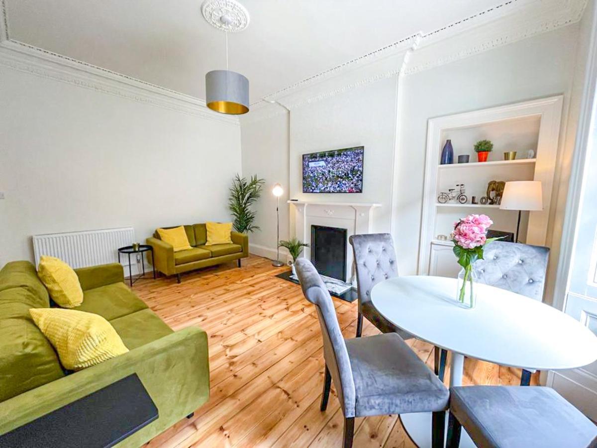 Desirable 2 Bed Apt Near Edinburgh Castle Exteriör bild