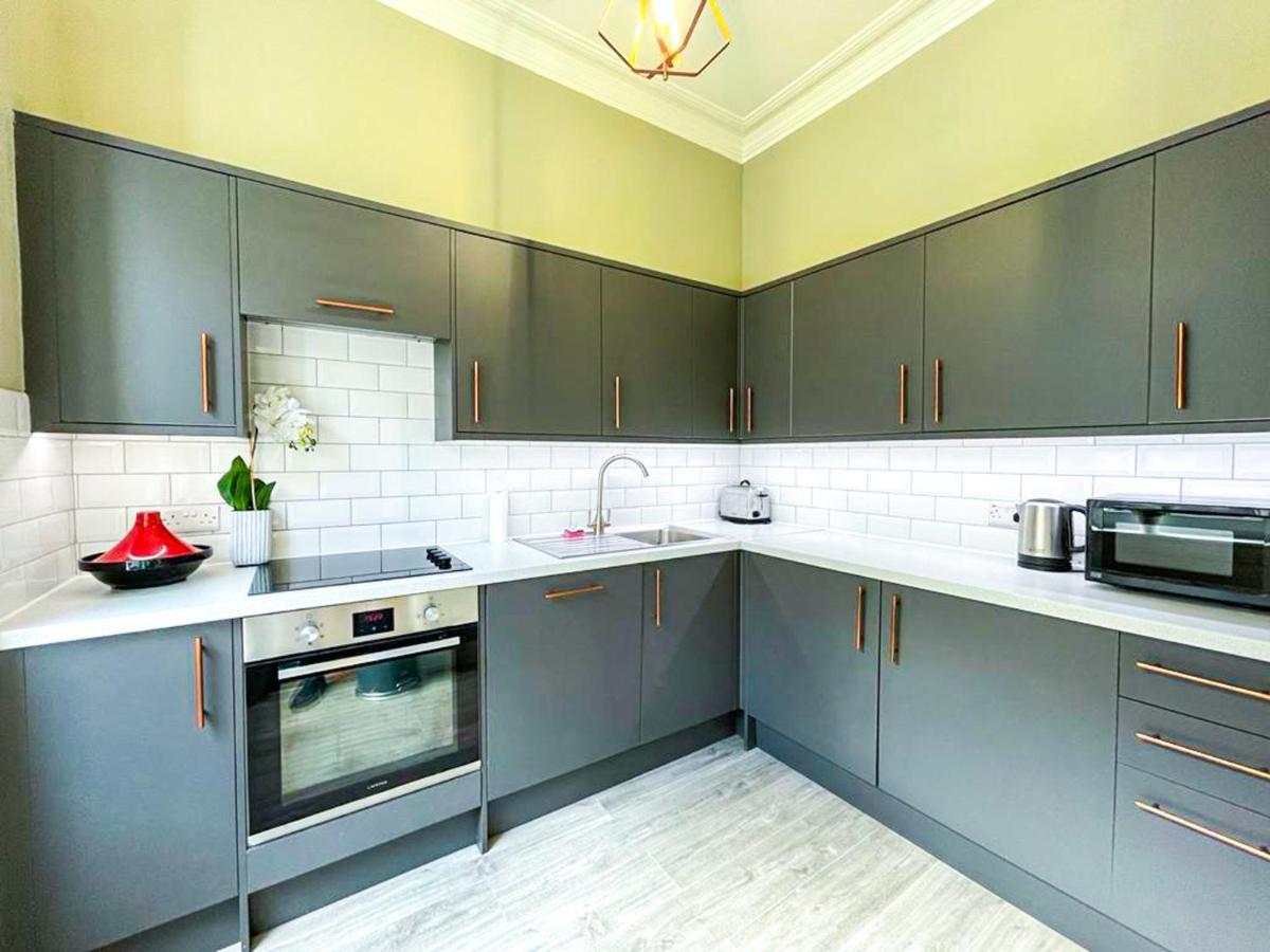Desirable 2 Bed Apt Near Edinburgh Castle Exteriör bild