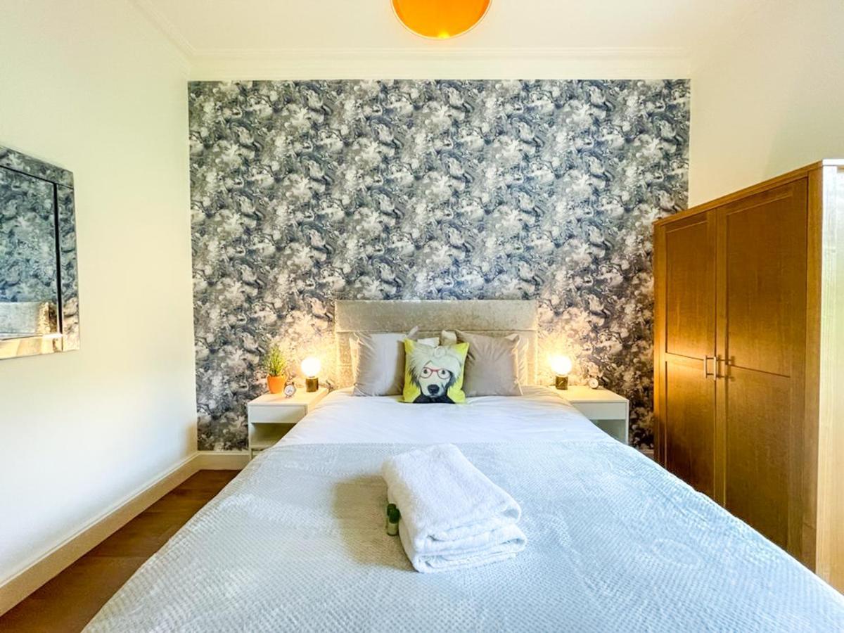 Desirable 2 Bed Apt Near Edinburgh Castle Exteriör bild