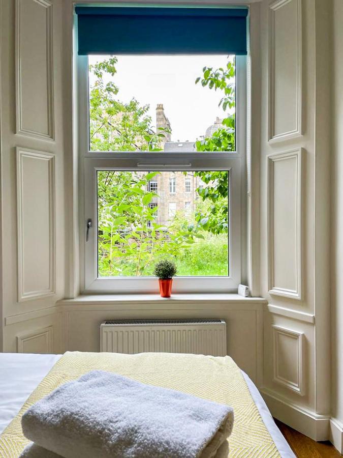 Desirable 2 Bed Apt Near Edinburgh Castle Exteriör bild