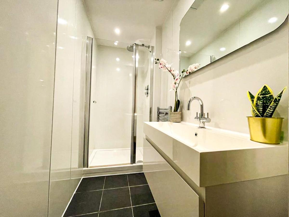 Desirable 2 Bed Apt Near Edinburgh Castle Exteriör bild