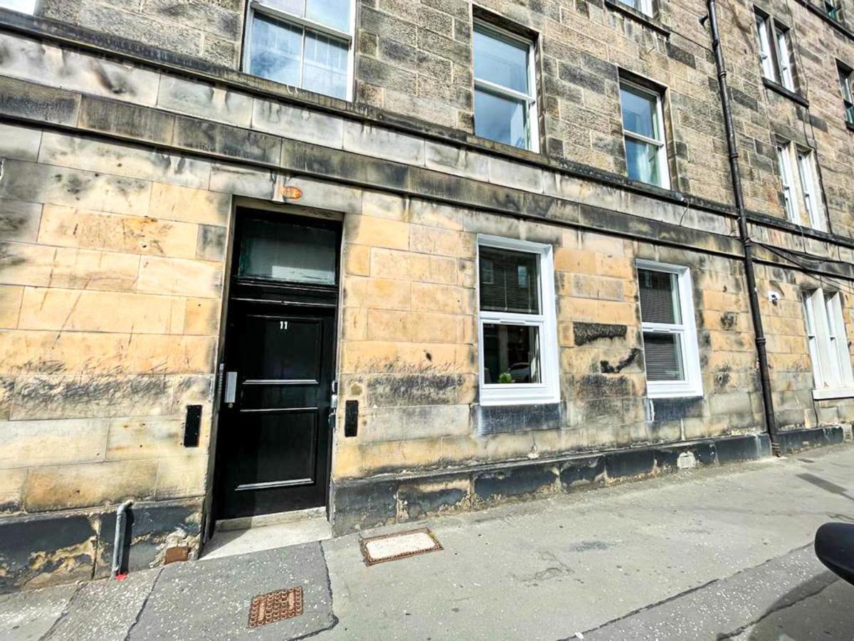 Desirable 2 Bed Apt Near Edinburgh Castle Exteriör bild