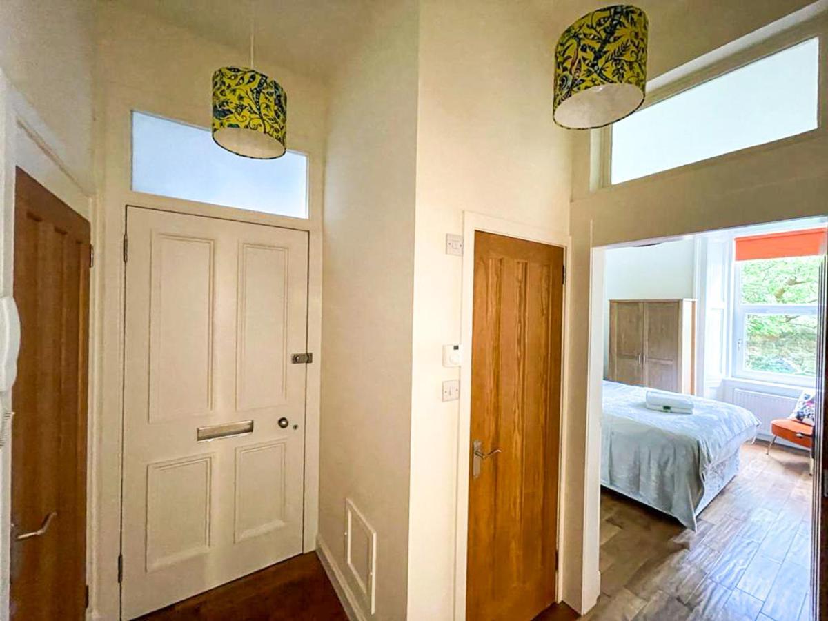 Desirable 2 Bed Apt Near Edinburgh Castle Exteriör bild