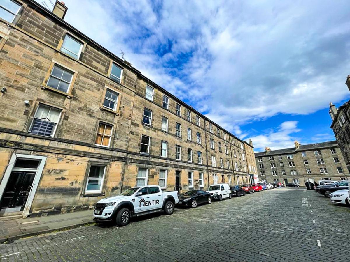 Desirable 2 Bed Apt Near Edinburgh Castle Exteriör bild